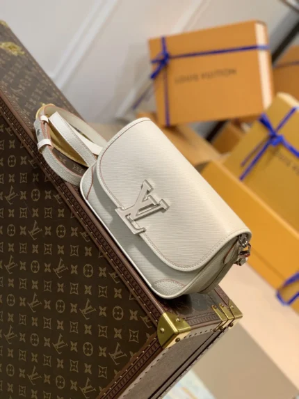 Louis Vuitton Buci Handbag-24.5 x 15.5 x 9CM